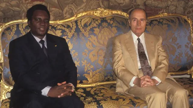 Abahisi Prezida Juvénal Habyarimana na François Mitterrand bari abantu bumvikana