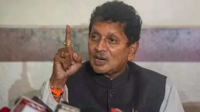 दीपक केसरकर