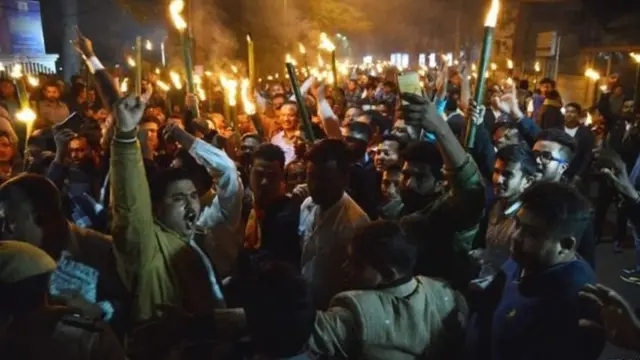 असम में बीजेपी की सहयोगी रही असम गण परिषद ने नागरिकता बिल के ख़िलाफ़ मार्च निकाला.