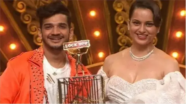 'લૉકઅપ' શોમાં એન્ટ્રી કર્યા બાદ મુનવ્વર ફારુકી ક્યારેક પોતાનાં માતાની વાર્તા સંભળાવીને તો ક્યારેક બાળપણમાં થયેલા યૌનશોષણની વાર્તા કહીને સતત ચર્ચાતા રહ્યા છે