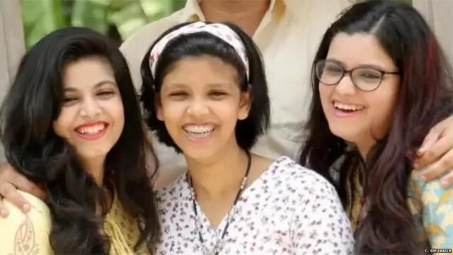 सी शुकूर और डॉक्टर शीना की बेटियों