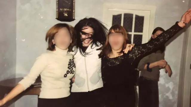 Табиғи түрде камминг жасайтын әйелдердің жинағы