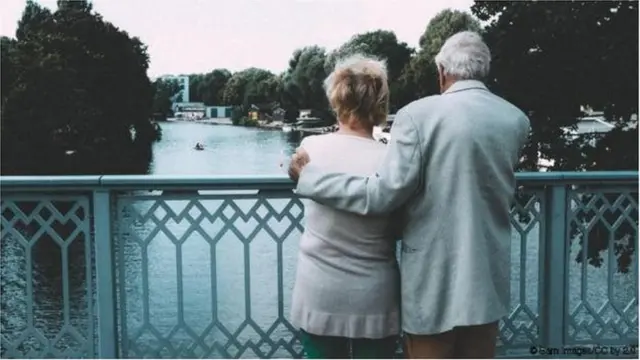 दीर्घकाळातील प्रेमाची मूळं प्राचीन आहेत.