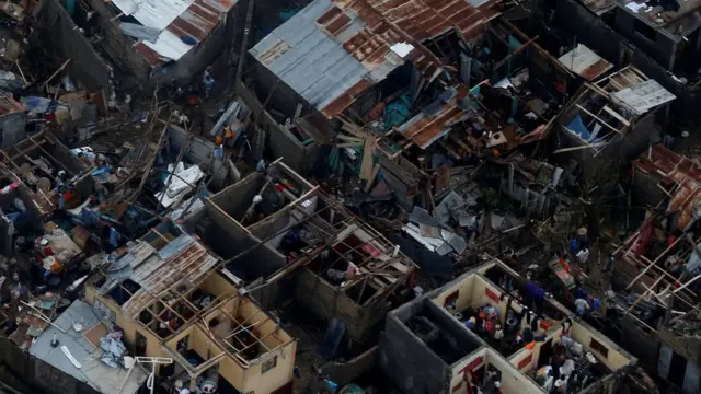 Haiti'de kasırgadan zarar gören evler