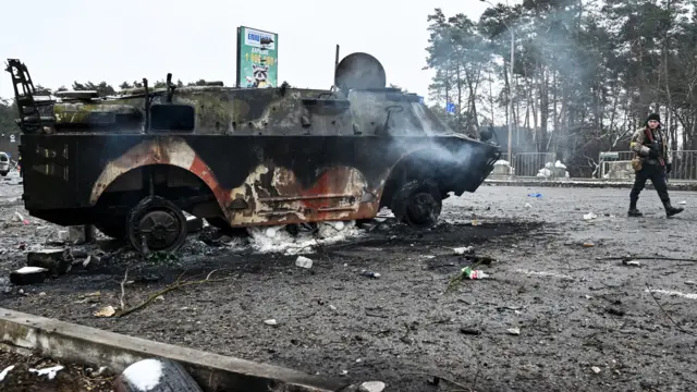 Tanque destruído nos arredoresonabet uses in hindiKiev