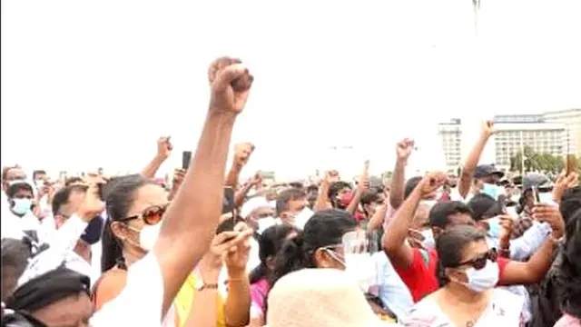 මුහුණු පොතේ "ගුරුවිදුහල්පති වෘත්තිකයන් බලගන්වමු" පිටුවෙන්