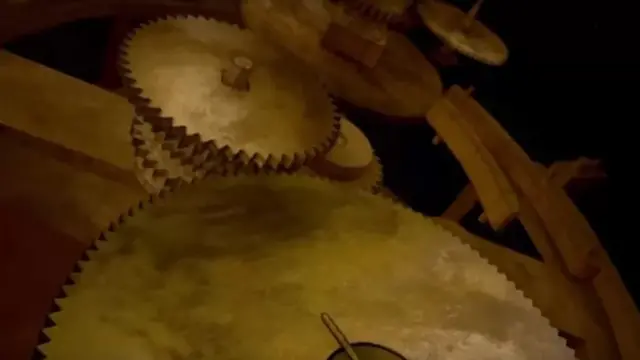 Chaque dent de chaque roue est une nouvelle inconnue. Mais au moins, ils ont trouvé la clé.