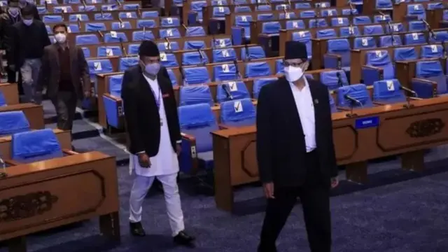 सभामुखले तत्कालै एमसीसी अघि बढाउनुपर्ने प्रधानमन्त्रीको दलका नेताहरूले बताइरहेका छन्