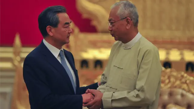 চীনা পররাষ্ট্রমন্ত্রী ওয়াং ই এবং মিয়ানমারের প্রেসিডেন্ট তিন কিয়াও