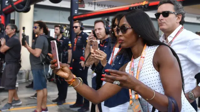 Naomi, F1