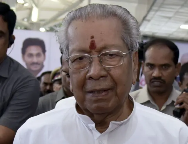 బిశ్వభూషణ్ హరిచందన్