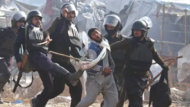 పాకిస్తాన్‌లో హింసాత్మక ఘర్షణలు