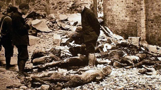 Cuerpos carbonizados tras ataque