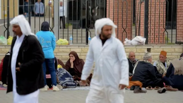 حمله به مسجد دست‌کم سیصد کشته بر جا گذاشته