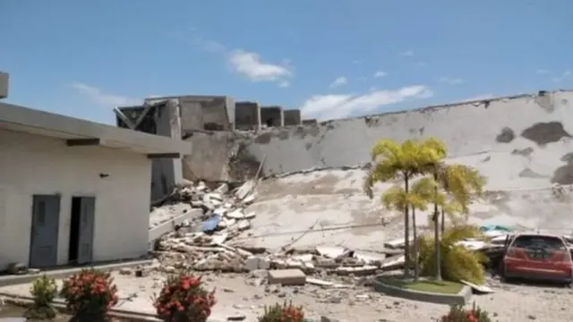 Wani Otel da ya rushe sakamakon girgizar kasa a Palu na kasar Indonesia