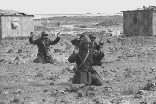 Suriya əsgərləri Yom Kippur müharibəsinin başlamasından bir neçə gün sonra İsrail qüvvələrinə təslim olur, iyun 1973
