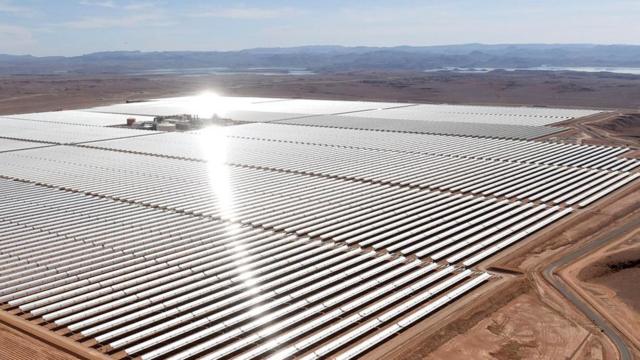 Огромная солнечная электростанция в Марокко
