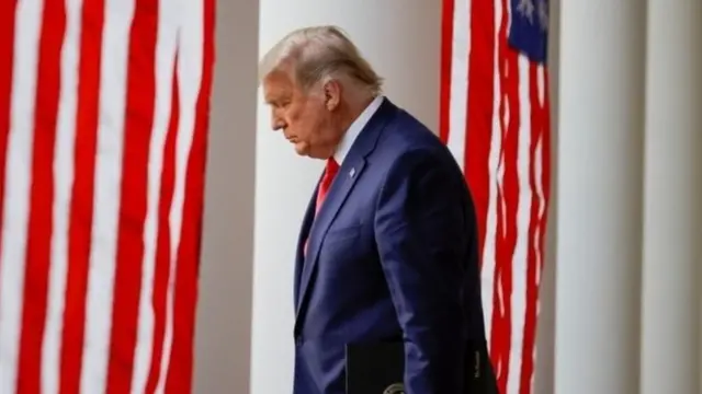 مقام های ایرانی از جمله حسن روحانی رئیس جمهور و محمدجواد ظریق وزیر خارجه از انتخاب آقای بایدن و شکست دونالد ترامپ استقبال کرده اند