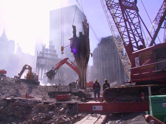 見たことのない「9/11」の写真 がらくたセールで発見 - BBCニュース