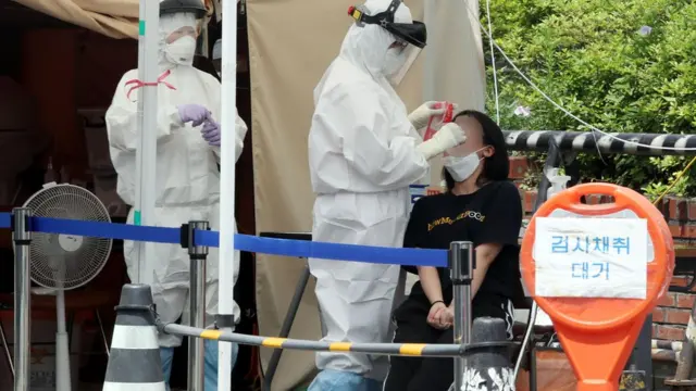 8일부터 서울시는 사전 신청을 통한 코로나19 무료 검사를 실시한다