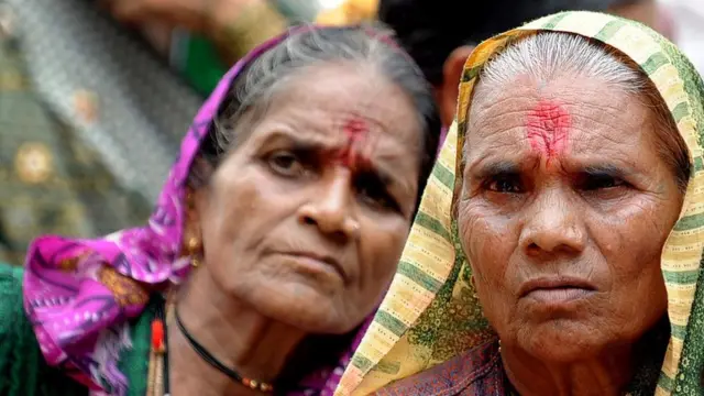 આદિવાસી વિસ્તારોમાં સેવા આપતાં પસાર કરી રહ્યાં છે જીવન