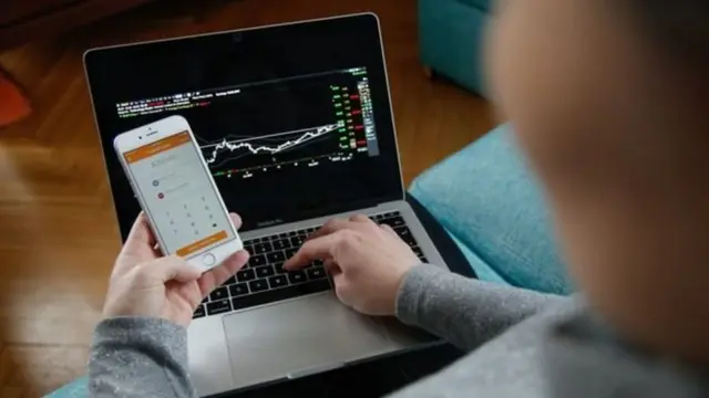 প্রযুক্তি ব্যবহার করেই রিমোট ওয়ার্কিং ব্যবস্থা করা হয়ে থাকে।