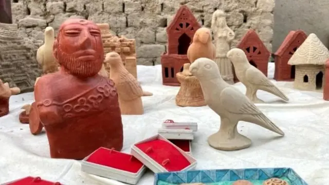 मातीची शिल्पे