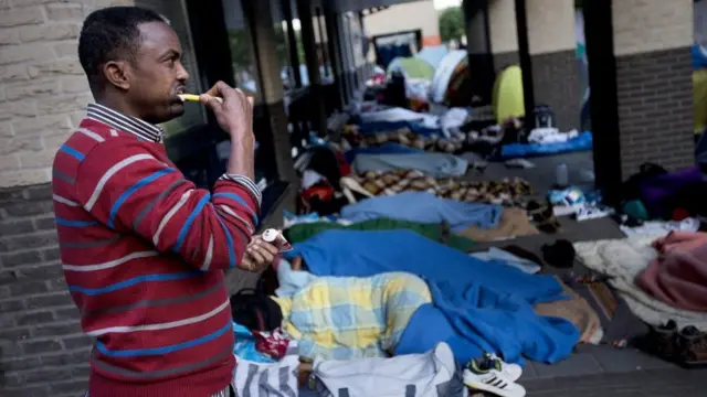 Soomaalidu marka ay qurbaha tagaan waxay qabtaan shaqooyinkii ay ka faani jireen