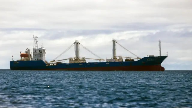Un buque chino en aguas de Ecuador