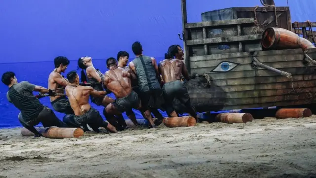 Concursantes participando en una de las pruebas.