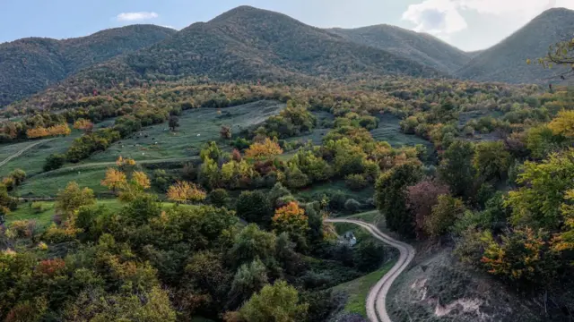 Xocavəndin 340 nəfər əhalisi olan Düdükçü kəndi. Sakinlərinin əksəriyyəti maldarlıq və əkinçiliklə məşğuldur.