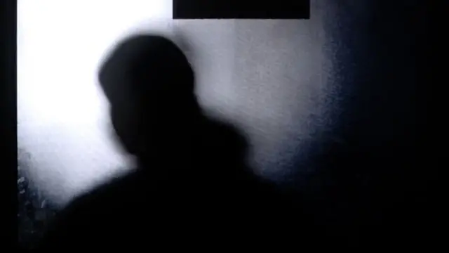 হয়রানির শিকার নারী কর্মী বলছিলেন, হুমকি পাওয়ার পর থেকে প্রচণ্ড ভীতি আর ট্রমার মধ্যে তার সময় কেটেছে