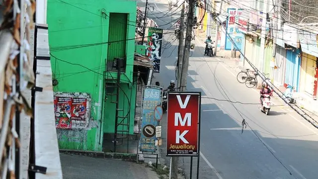 இலங்கை : கடையடைப்பு போராட்டத்தால் ஸ்தம்பித்த இயல்பு வாழ்க்கை (புகைப்படத் தொகுப்பு)