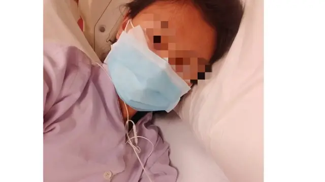 ဆေးရုံမှာကုသမှုခံယူနေတဲ့ မြန်မာအလုပ်သမားအမျိုးသမီးကို ဖေဖော်ဝါရီ ၉ ရက်က တွေ့ရစဉ်