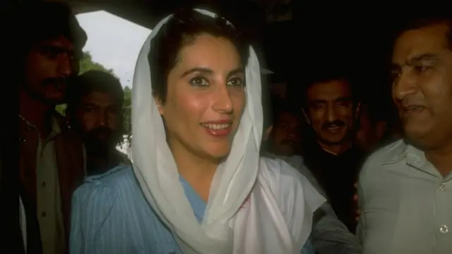 وہ لمحہ جب بینظیر بھٹو تحریک عدم اعتماد میں سرخرو ہوئیں