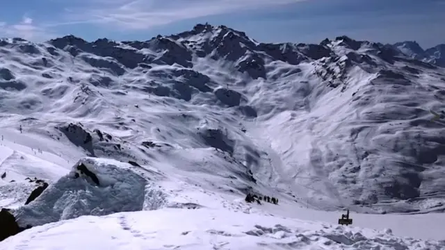 संसार की सबसे कठिन चुनौतियों से निपट रहे युवा