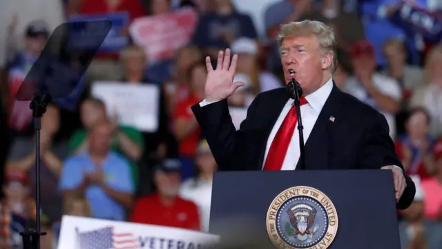 美国总统特朗普批评联储局上周加息是个"错误的决定",形容联储局"已经疯掉"。