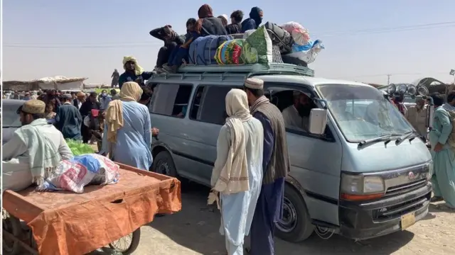 매일 수천 명이 스핀 볼닥 국경을 건너지만, 탈레반의 점령 이후에는 아프간으로부터의 유입이 유난히 더 많았다