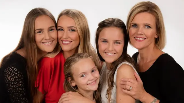 布拉格多蒂爾和她的女兒