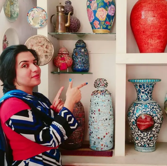 وږمه فیرور پېښور کې یوه فعاله ده