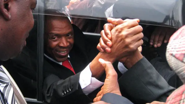 Agathon Rwasa ashaka kwandikisha umugambwe mushasha mu Burundi