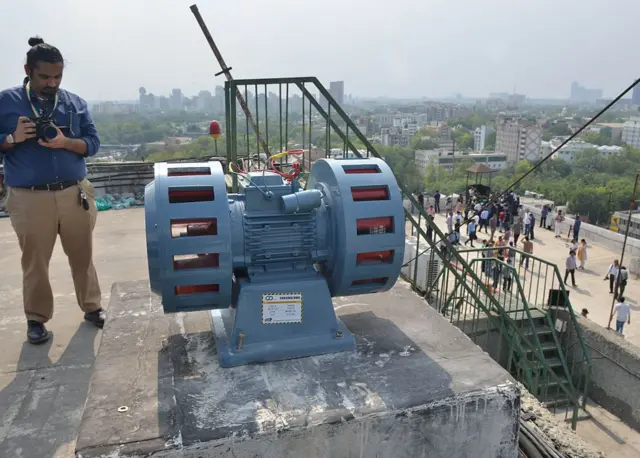 வான் தாக்குதல் குறித்து ஒலி எழுப்பும் சைரன் டெல்லியில் நிறுவப்பட்டு சோதிக்கப்பட்டது 