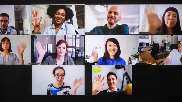 Lakini kizazi cha milenia kilikua watu wazima wakati ambapo mtandao uliweka wajasiriamali kwenye majukwaa ya mitandaoni"