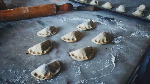 тісто, вареники