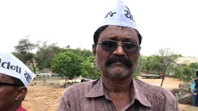 ખેડૂત મનુભાઈ ચૌહાણની તસવીર