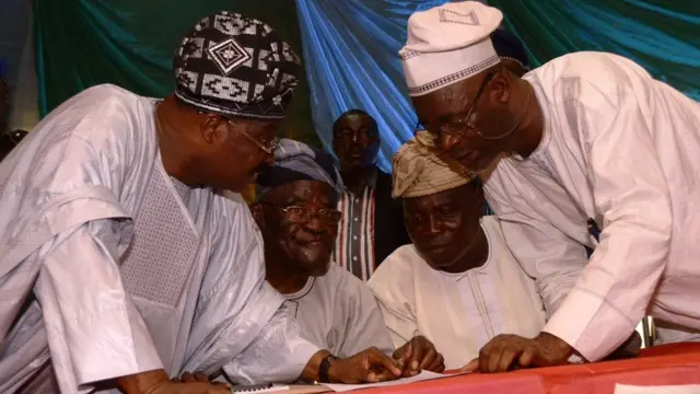 Abiola Ajimobi ati awọn aṣiwaju ẹgbẹ oselu APC nipinlẹ Ọyọ