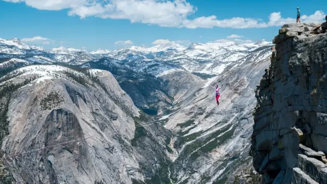 ходіння по мотузці