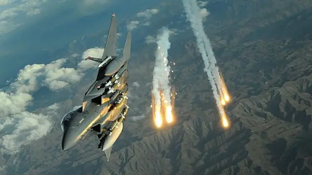 حمله هوایی توسط نیروهای دولتی و مین‌های کنار جاده توسط طالبان از عوامل تلفات غیرنظامیان اعلام شده است