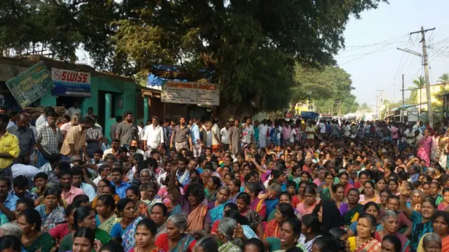 அலங்காநல்லூரில் பொதுமக்கள் சாலை மறியல்