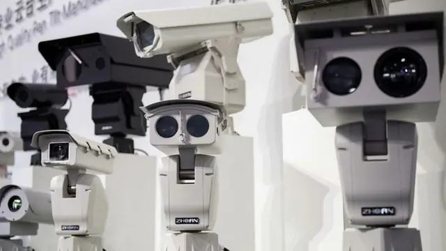 બેઇજિંગમાં એક્સપોમાં પ્રદર્શિત સીસીટીવી કૅમેરા